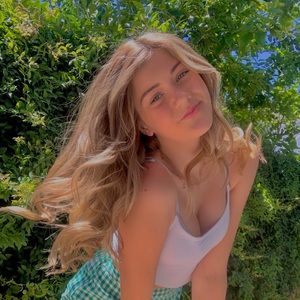 Meet your Posher, Keeley